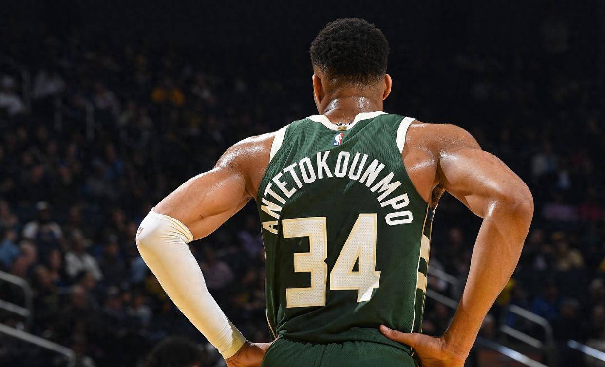 aiyouxi-关于CBA常规赛赛程吃紧，密尔沃基雄鹿今晚主帅复盘，话题不断，数据趋势出现新变化的信息